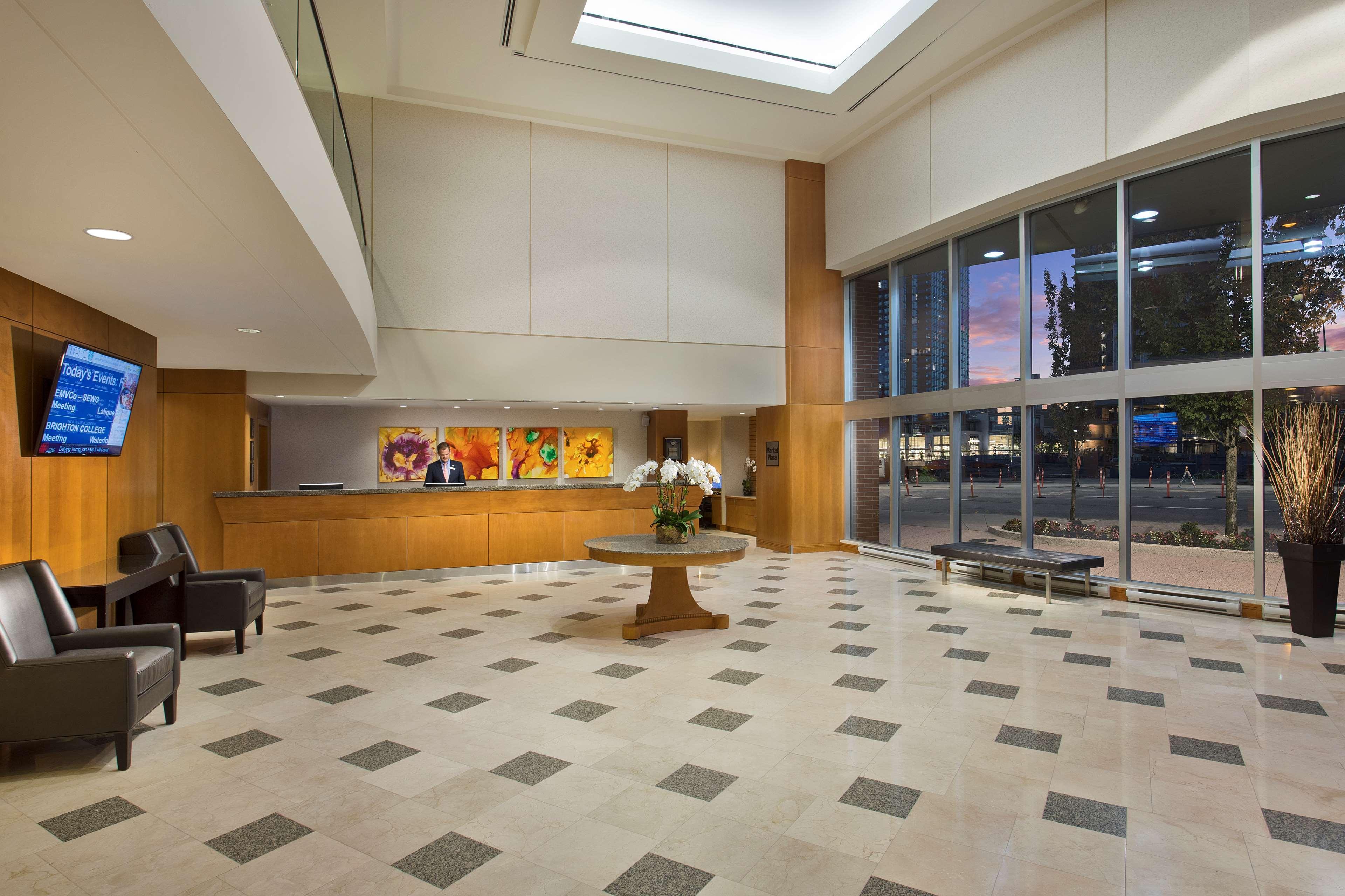 Hilton Vancouver Metrotown Бърнаби Екстериор снимка