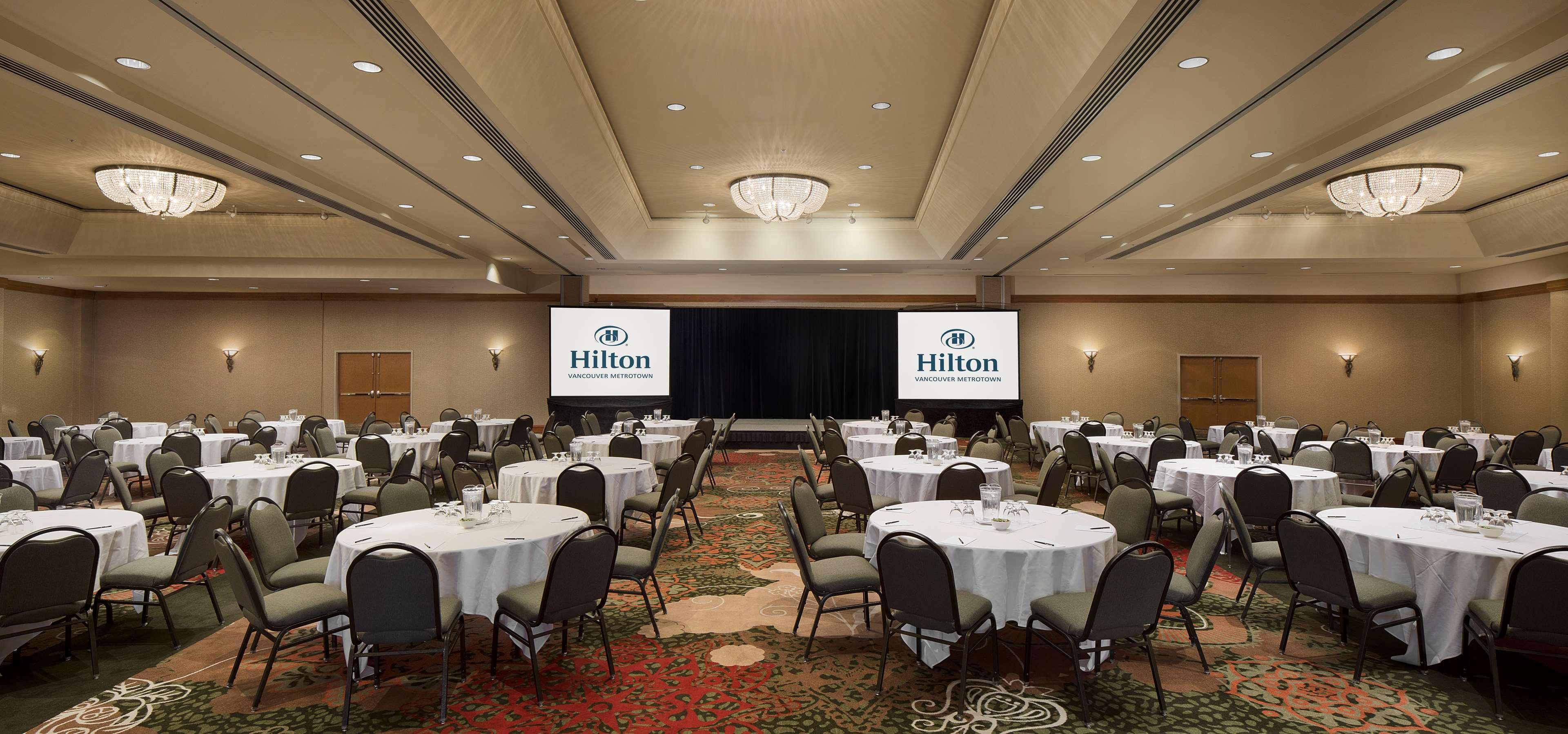 Hilton Vancouver Metrotown Бърнаби Екстериор снимка