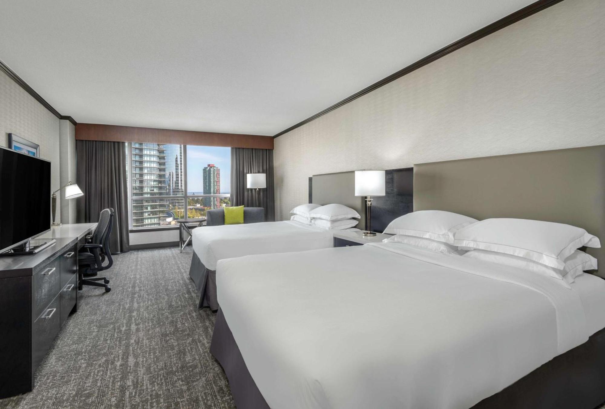 Hilton Vancouver Metrotown Бърнаби Екстериор снимка