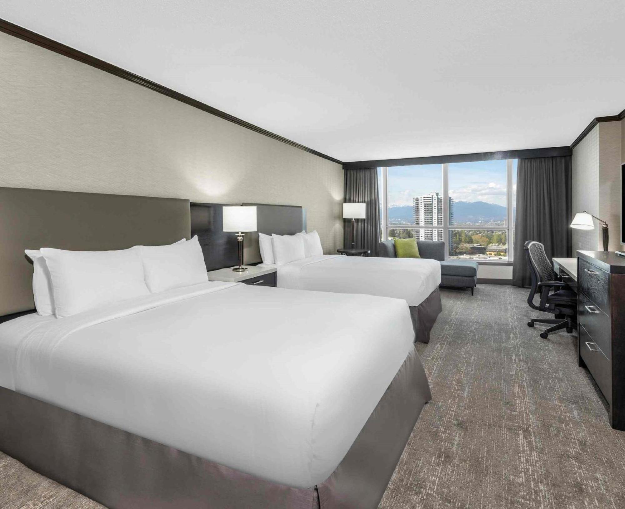 Hilton Vancouver Metrotown Бърнаби Екстериор снимка