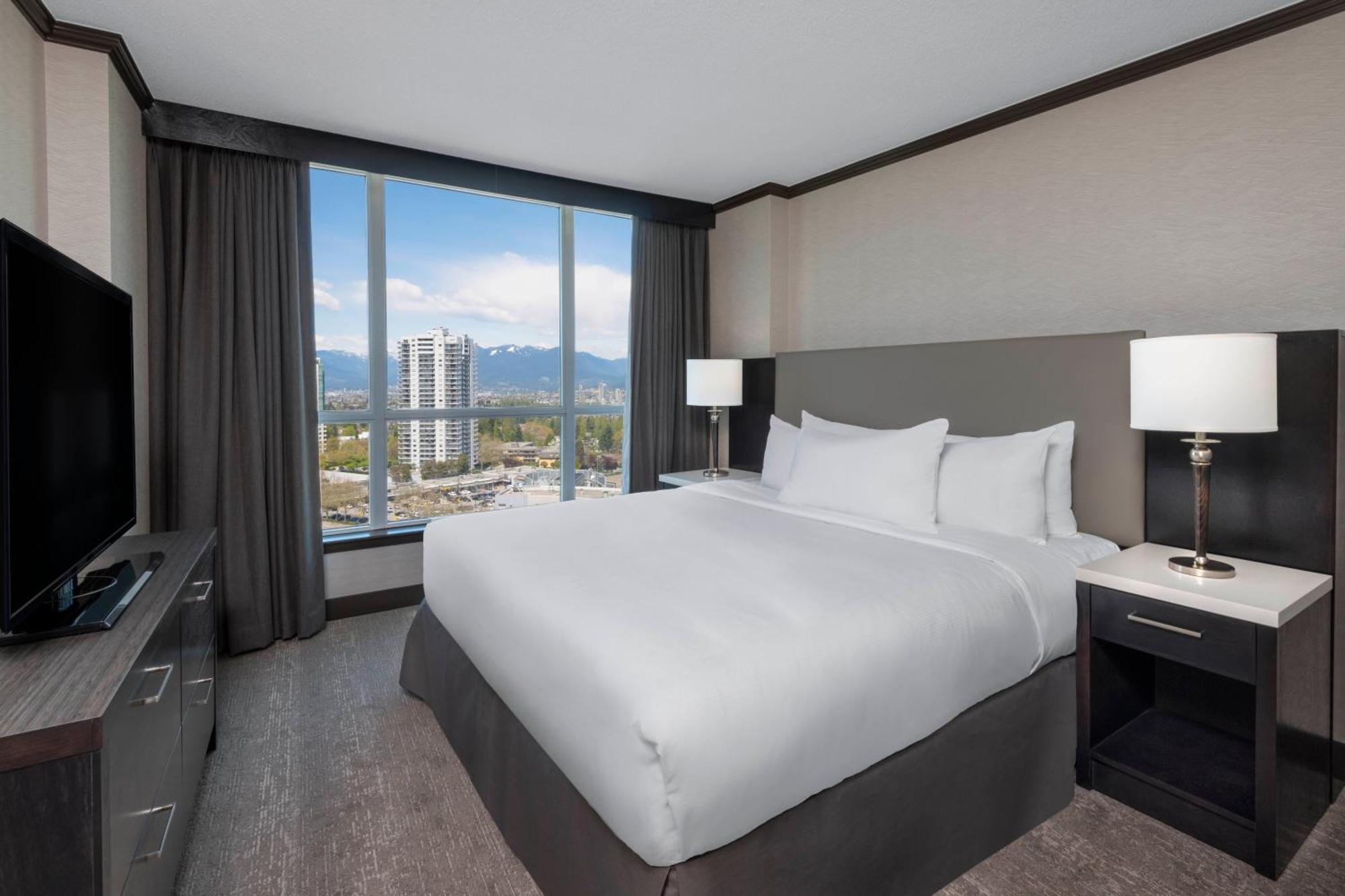 Hilton Vancouver Metrotown Бърнаби Екстериор снимка