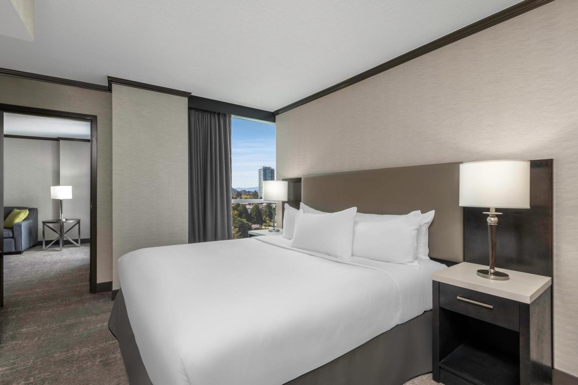 Hilton Vancouver Metrotown Бърнаби Екстериор снимка