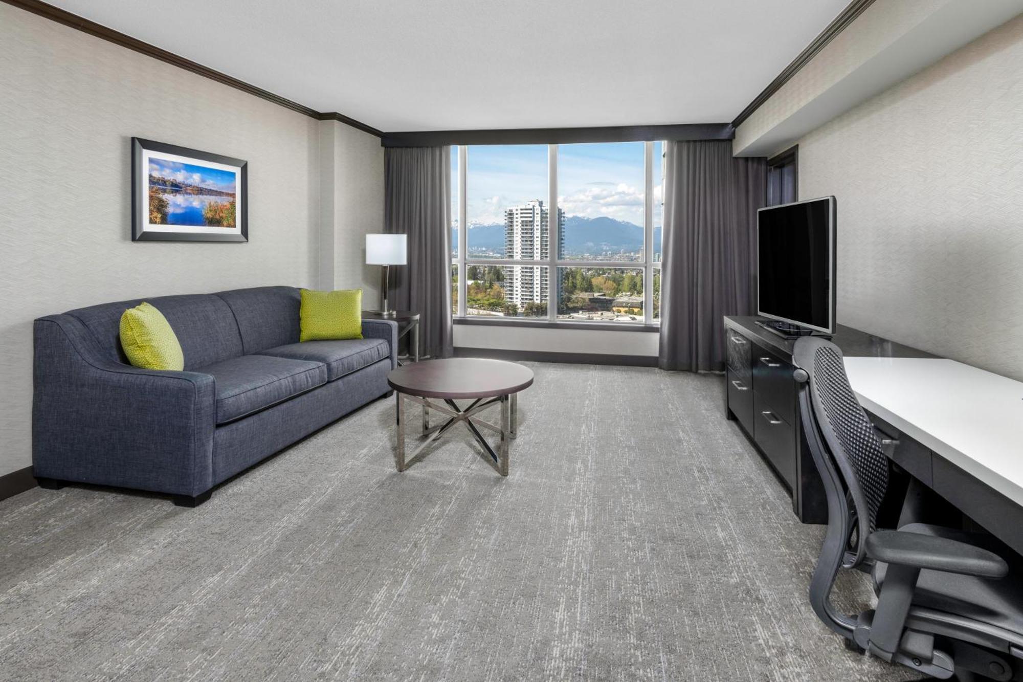 Hilton Vancouver Metrotown Бърнаби Екстериор снимка