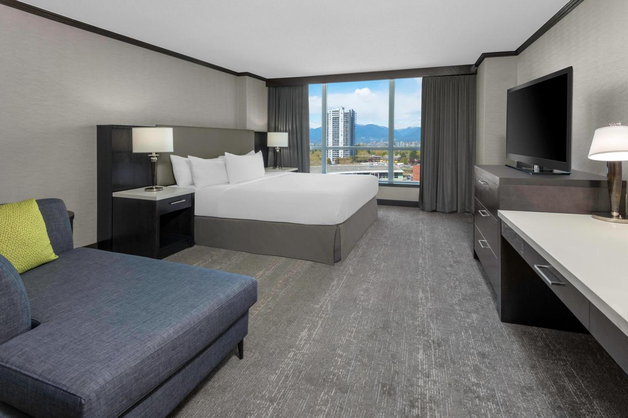 Hilton Vancouver Metrotown Бърнаби Екстериор снимка