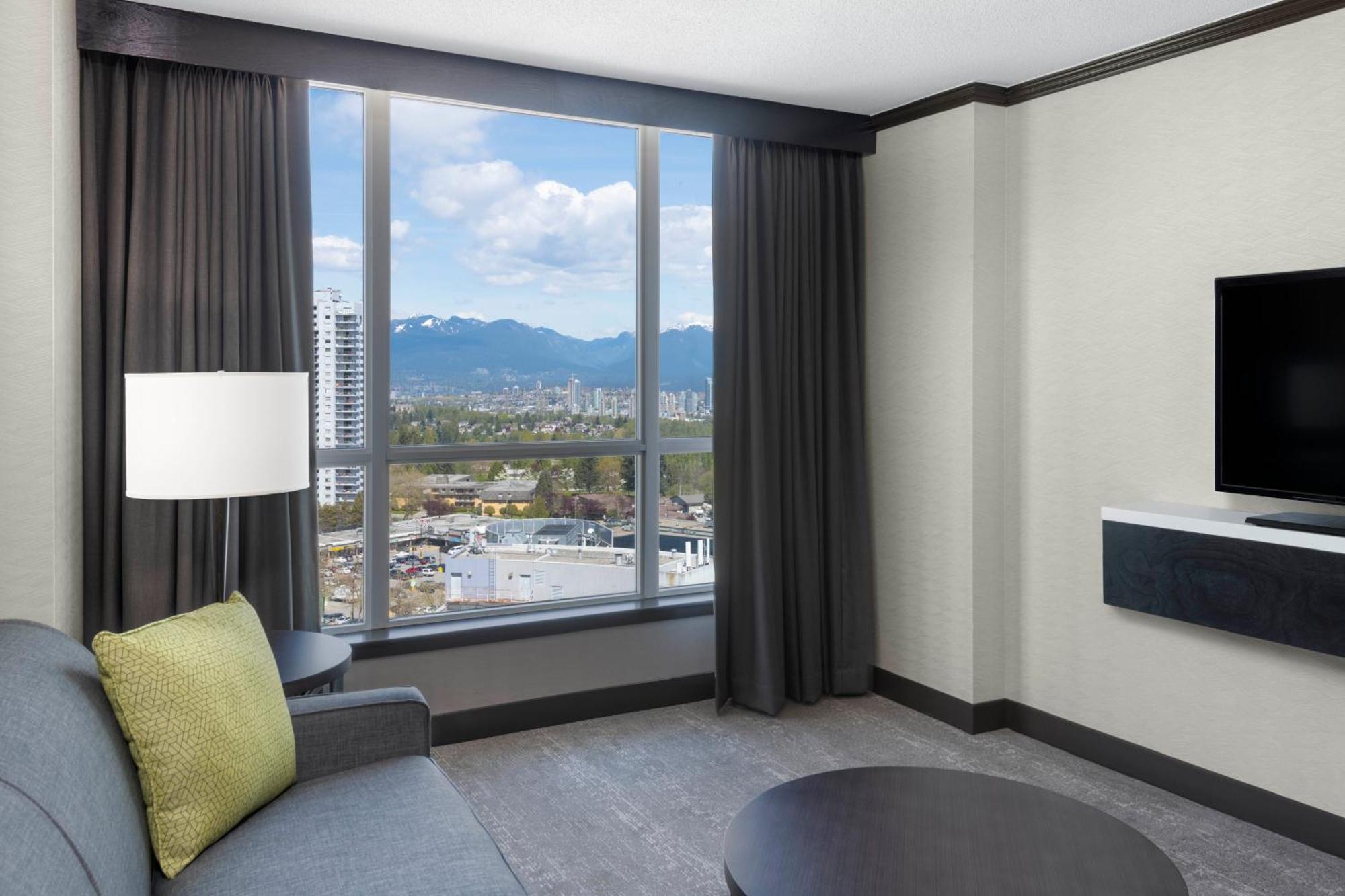 Hilton Vancouver Metrotown Бърнаби Екстериор снимка