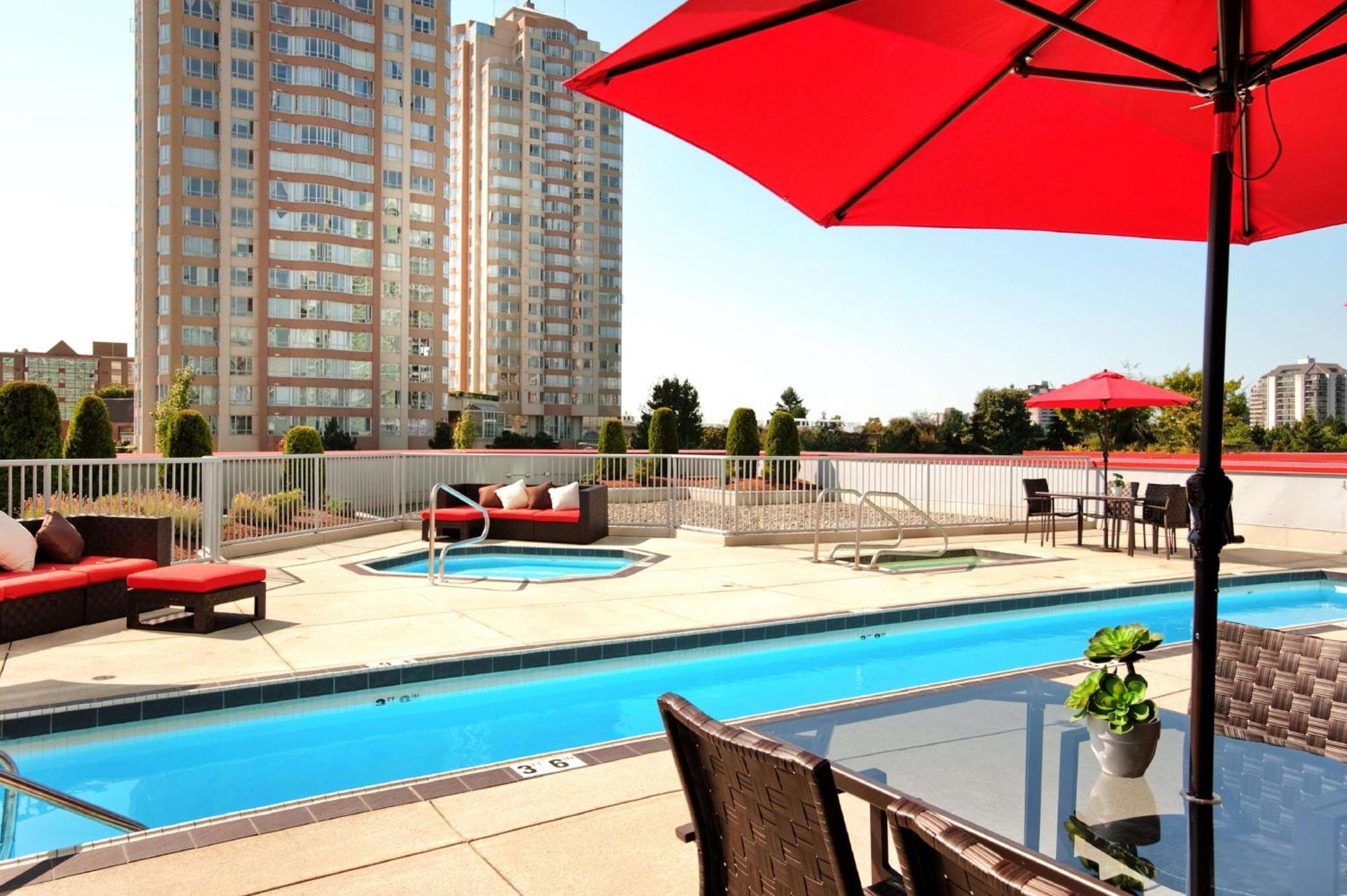 Hilton Vancouver Metrotown Бърнаби Екстериор снимка