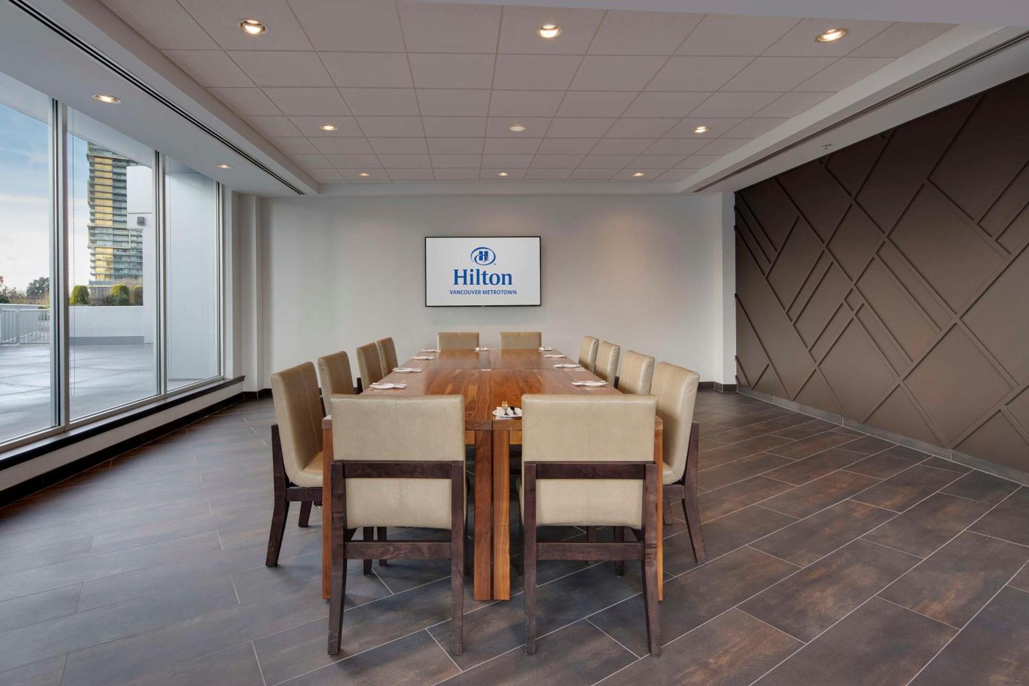 Hilton Vancouver Metrotown Бърнаби Екстериор снимка
