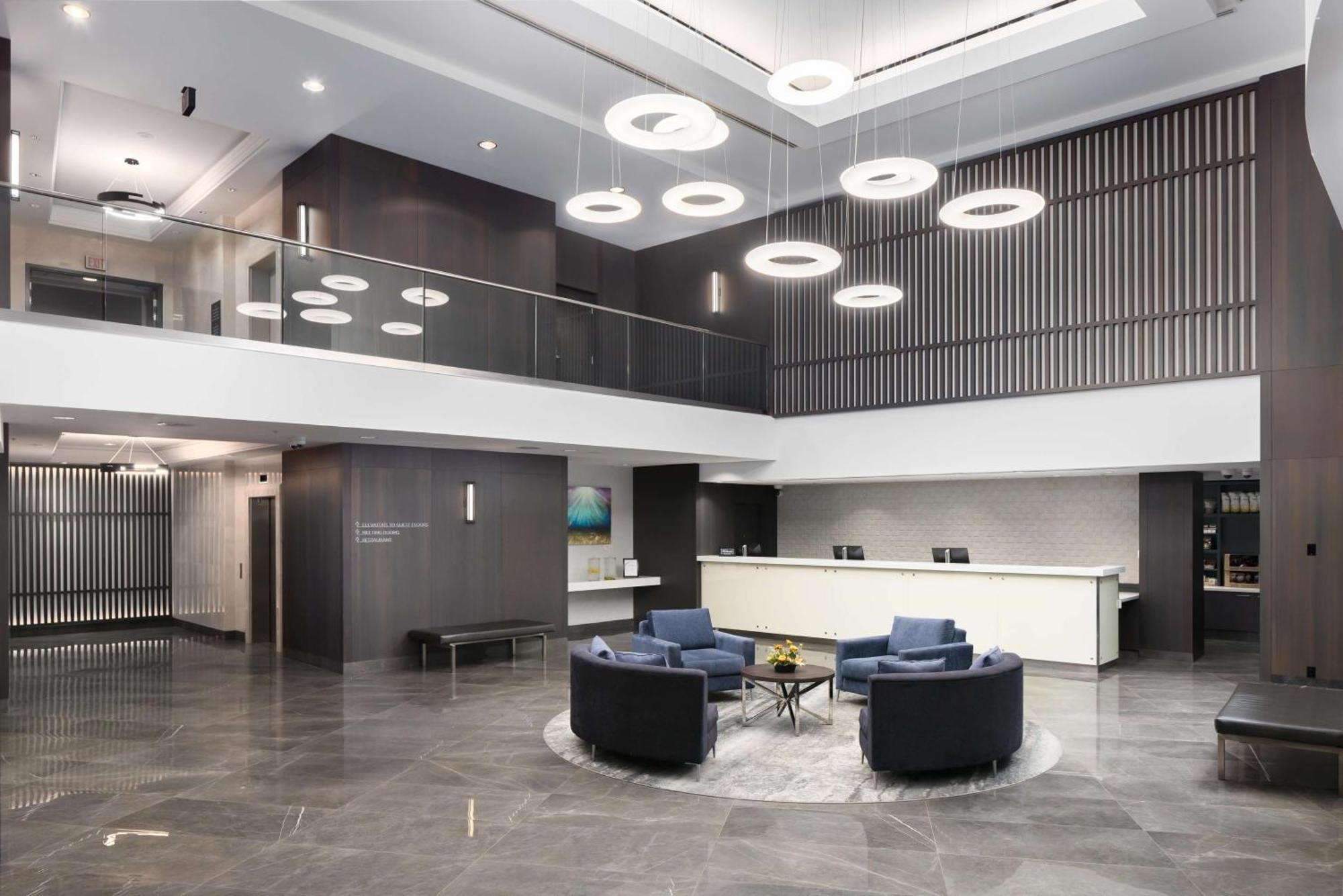 Hilton Vancouver Metrotown Бърнаби Екстериор снимка