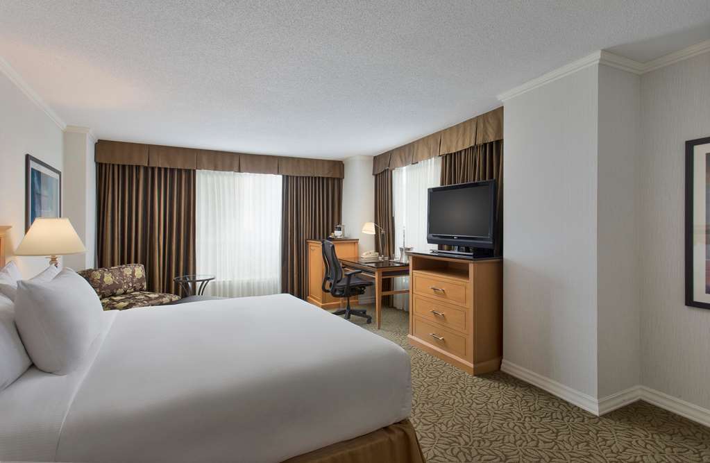 Hilton Vancouver Metrotown Бърнаби Екстериор снимка