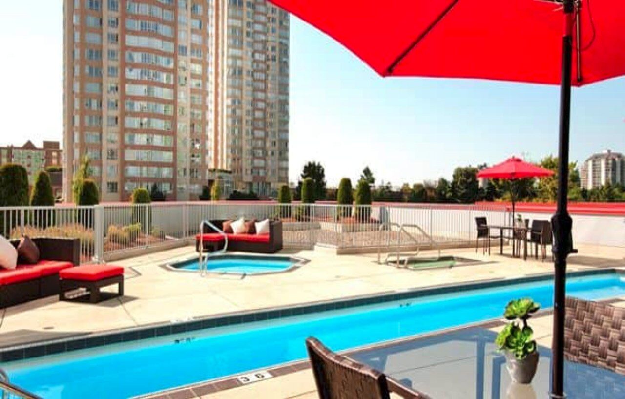 Hilton Vancouver Metrotown Бърнаби Екстериор снимка